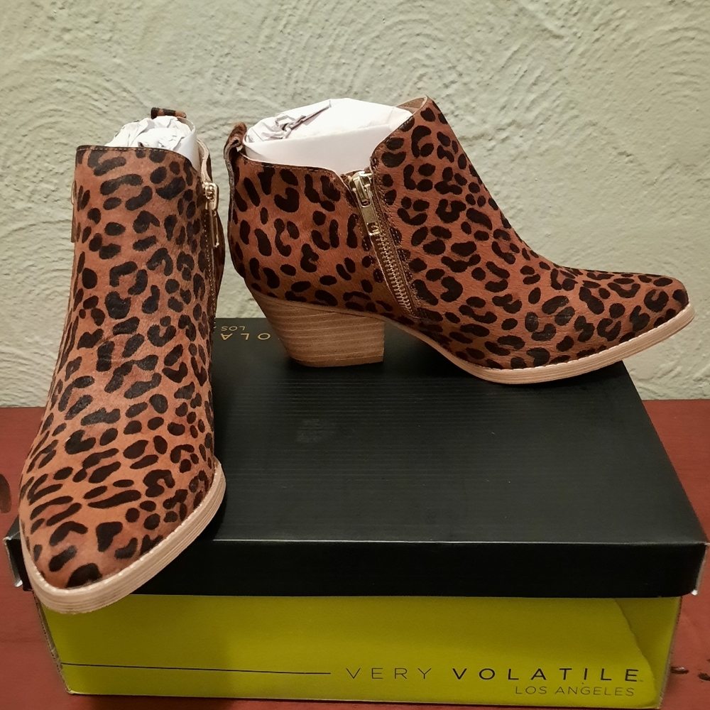 Very Volatile Leopard Print Boot - Picture 6 of 7